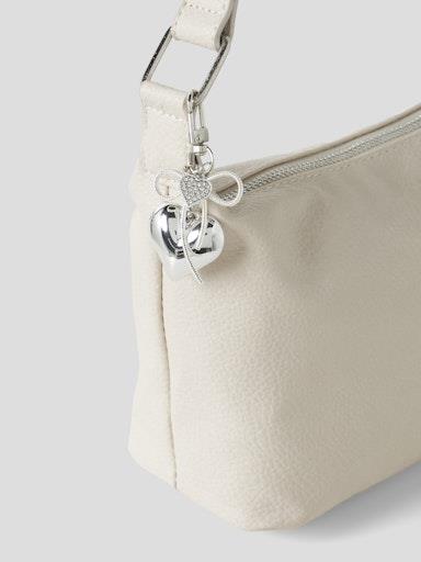 Obesek za ključe Famina